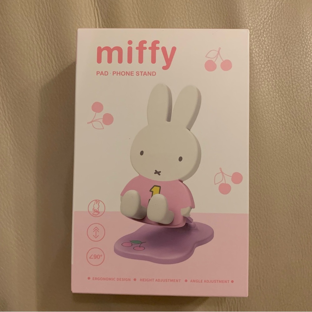 Miffy Folding Phone Stand Blind Box, includes one, never opened, New - Picture 5 of 10